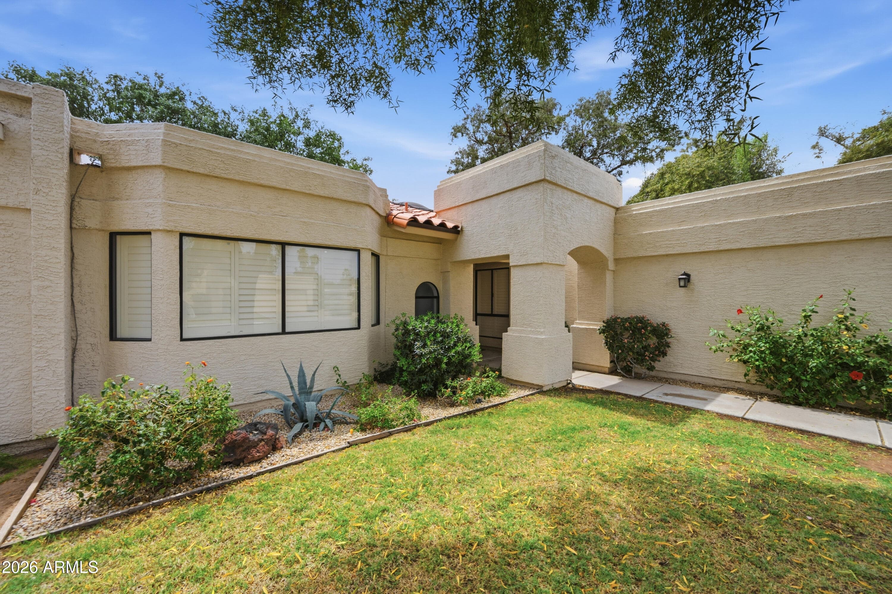 6315 E KELTON Lane, Scottsdale, AZ 85254 — photo 10 of 37