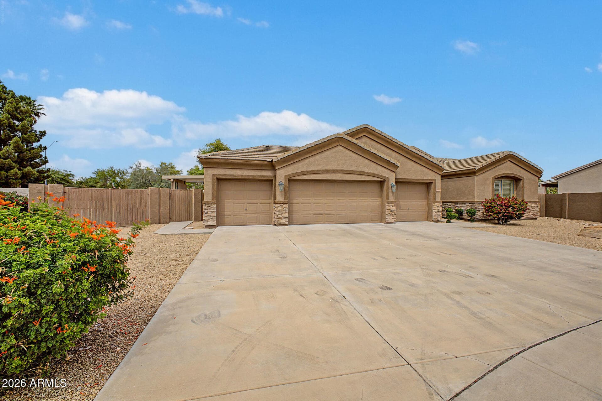 4644 W VILLA LINDA Drive, Glendale, AZ 85310 — photo 3 of 39