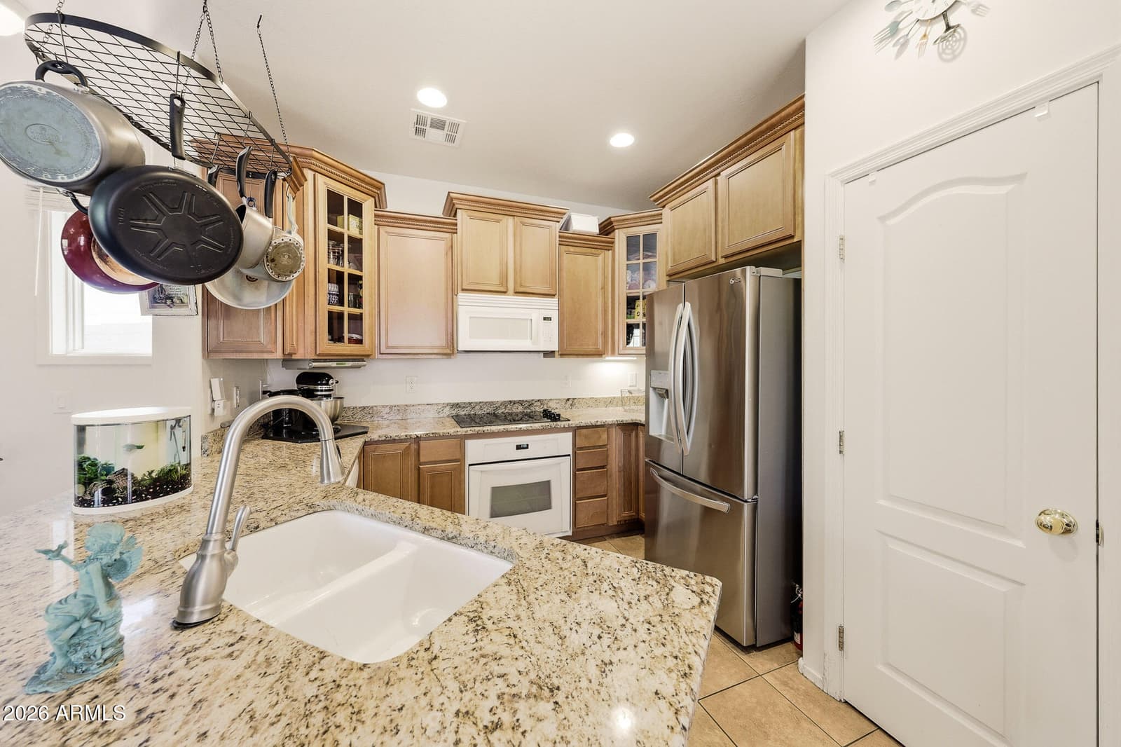 2107 E HUNTINGTON Drive, Phoenix, AZ 85040 — photo 3 of 38