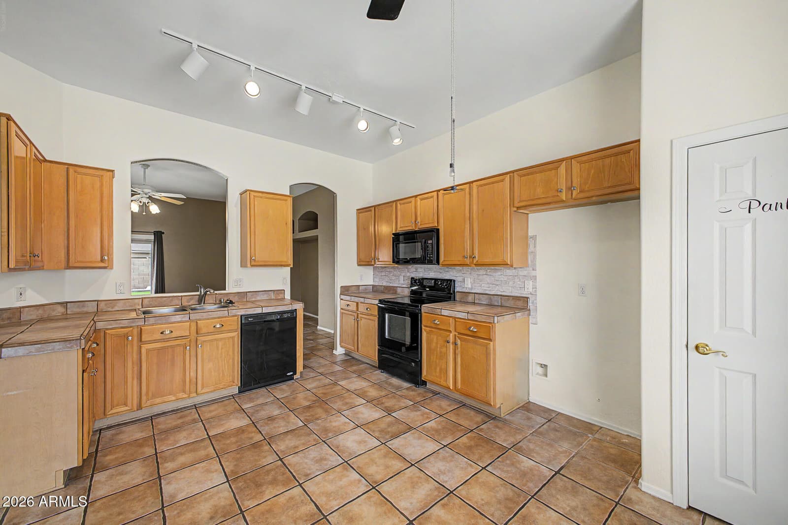 741 E RANCH Road, Gilbert, AZ 85296 — photo 12 of 39