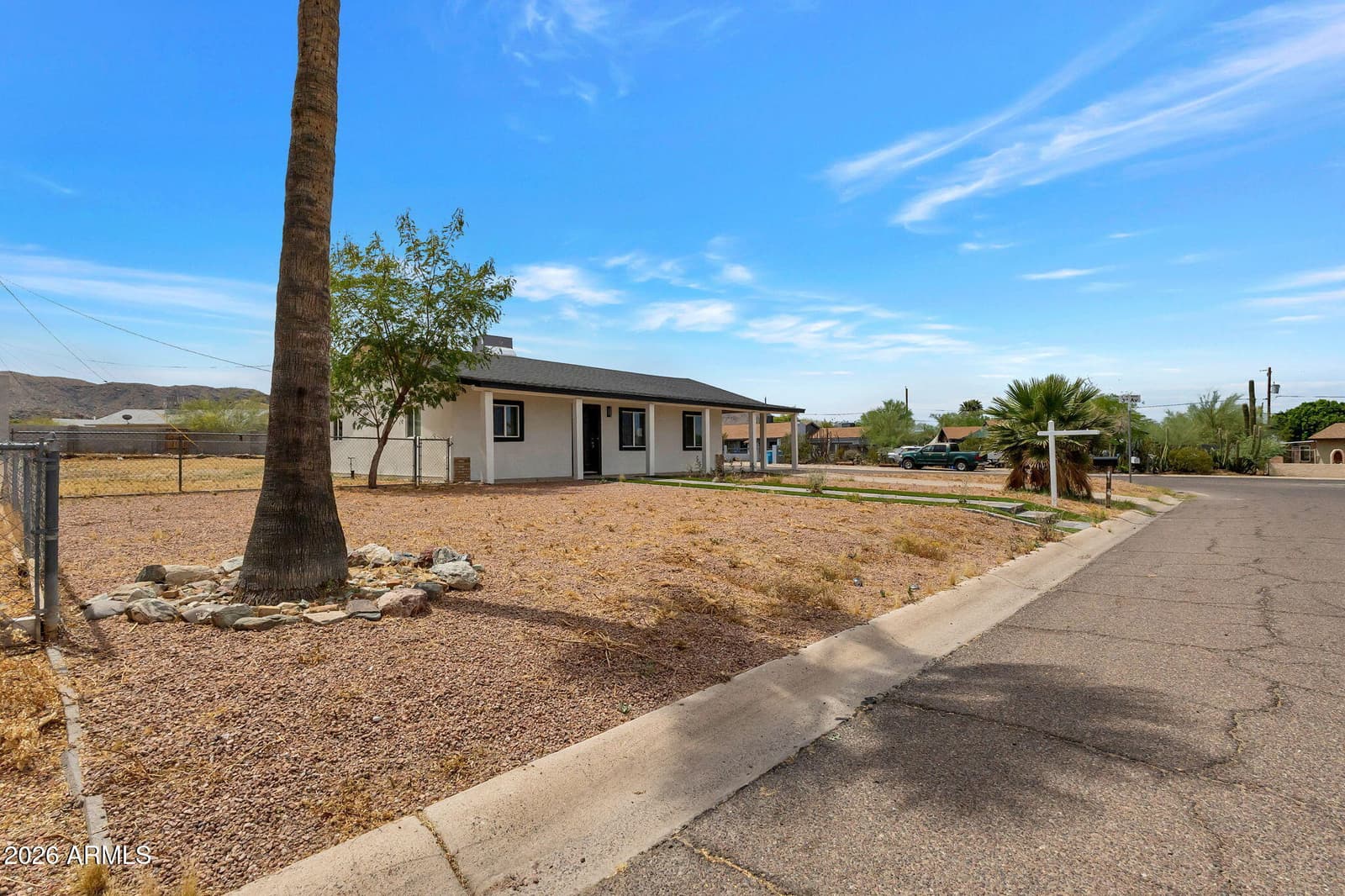 219 W Paseo Way, Phoenix, AZ 85041 — photo 2 of 14