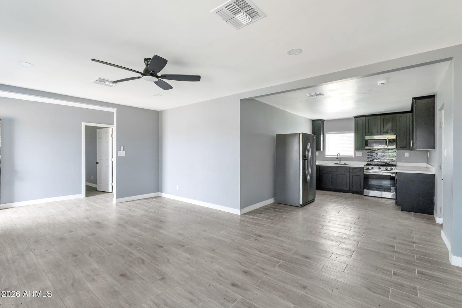 219 W Paseo Way, Phoenix, AZ 85041 — photo 4 of 14