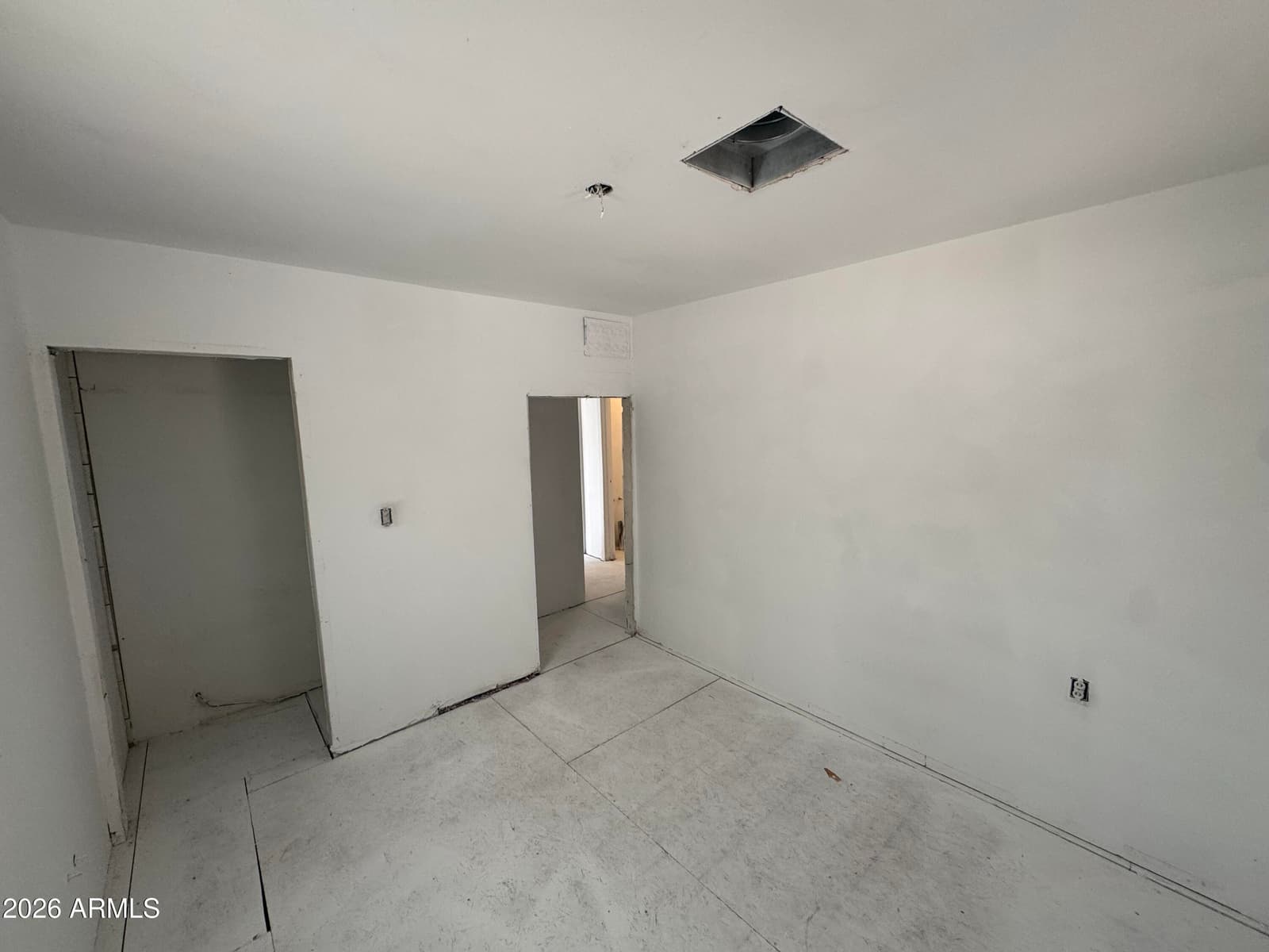 8910 N 10TH Street, Phoenix, AZ 85020 — photo 7 of 23
