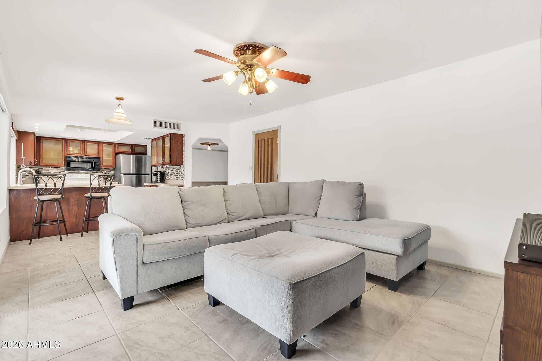 1008 W MESETO Avenue, Mesa, AZ 85210 — photo 8 of 43
