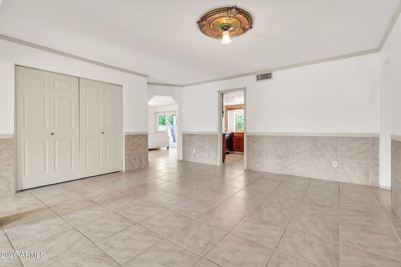 1008 W MESETO Avenue, Mesa, AZ 85210 — photo 10 of 43