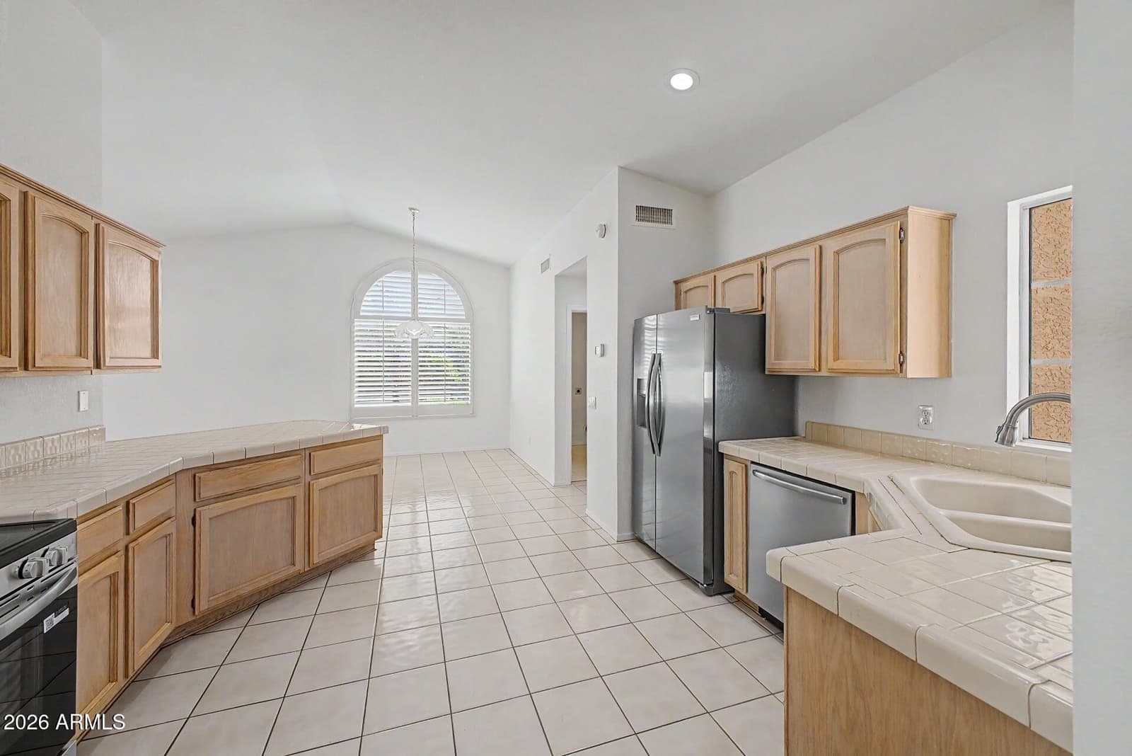 10604 E BELLFLOWER Drive, Sun Lakes, AZ 85248 — photo 13 of 33