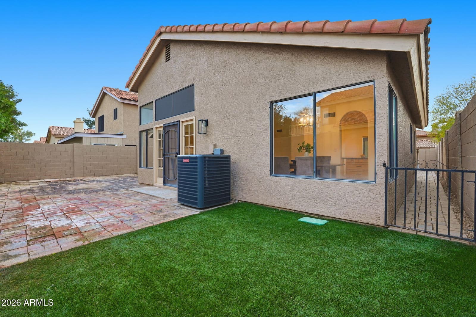 8859 S GRANDVIEW Drive, Tempe, AZ 85284 — photo 4 of 40