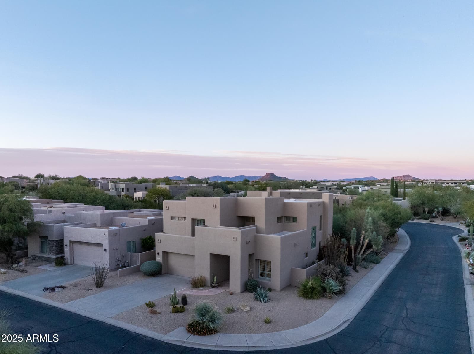 10894 E HEDGEHOG Place, Scottsdale, AZ 85262 — photo 2 of 37