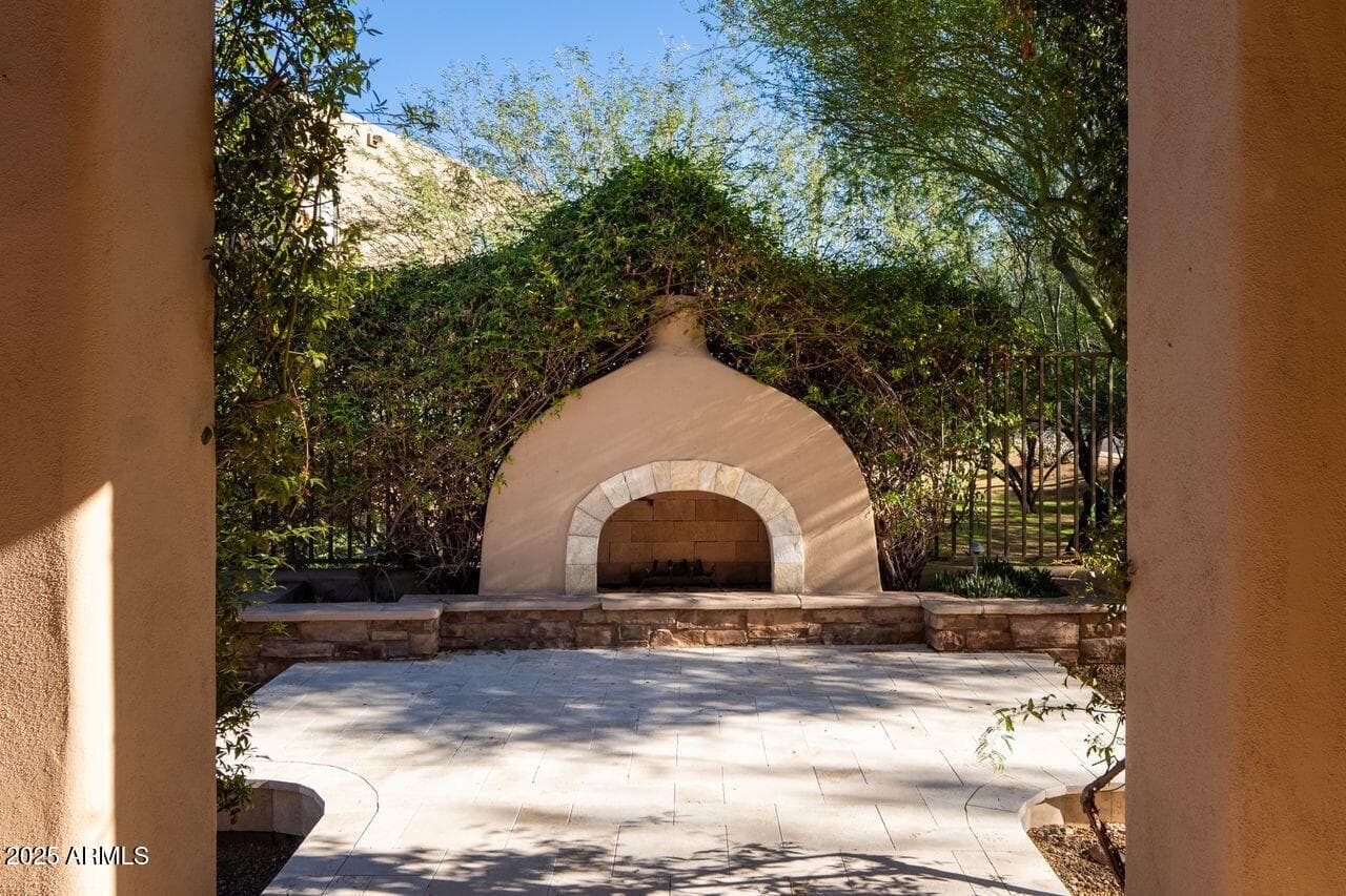 10894 E HEDGEHOG Place, Scottsdale, AZ 85262 — photo 5 of 37
