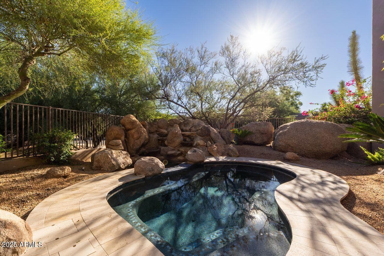 10894 E HEDGEHOG Place, Scottsdale, AZ 85262 — photo 6 of 37