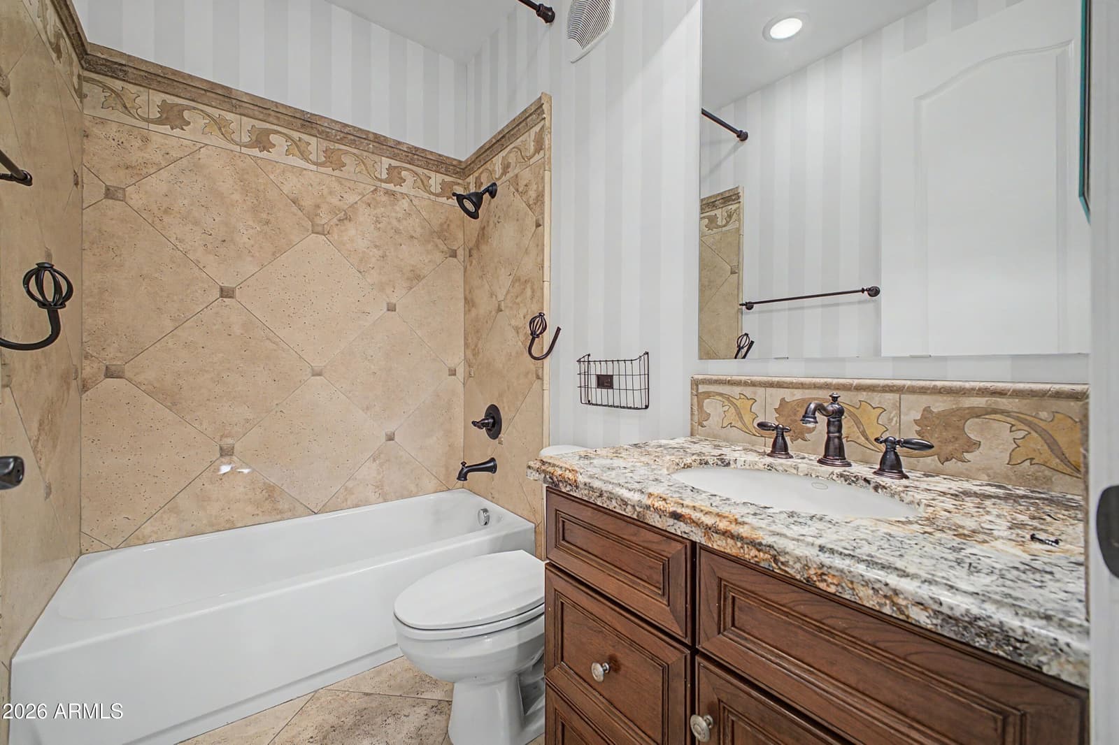 2450 E ROMA Avenue, Phoenix, AZ 85016 — photo 16 of 37