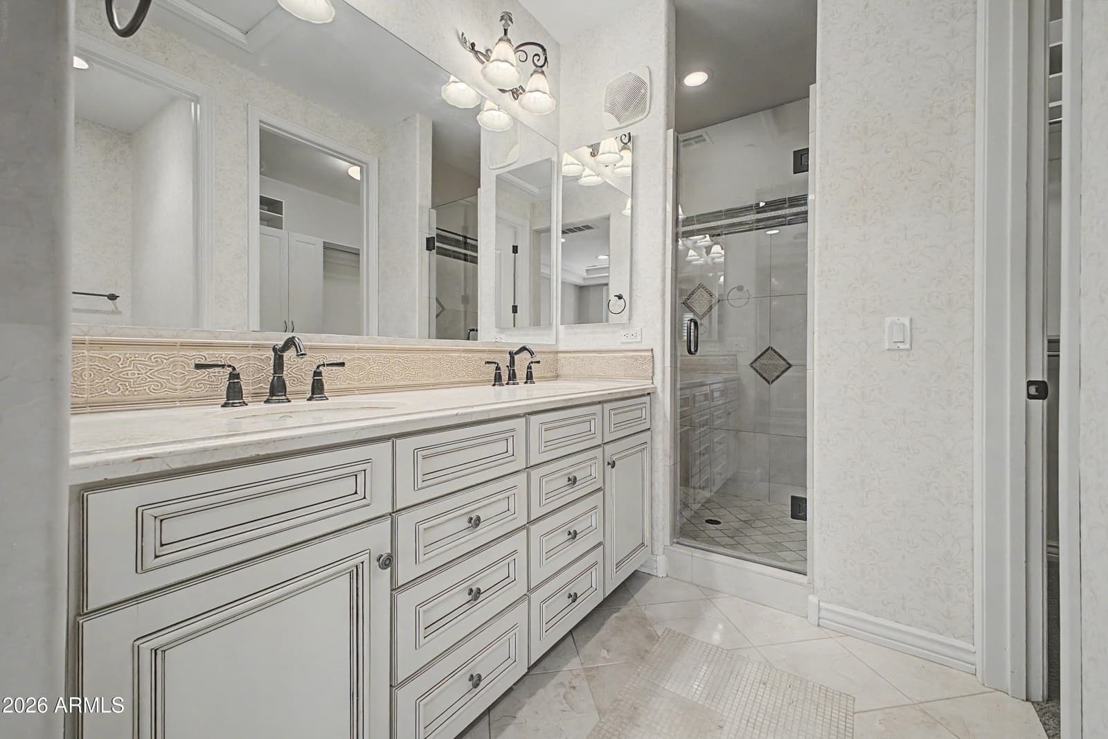 2450 E ROMA Avenue, Phoenix, AZ 85016 — photo 20 of 37