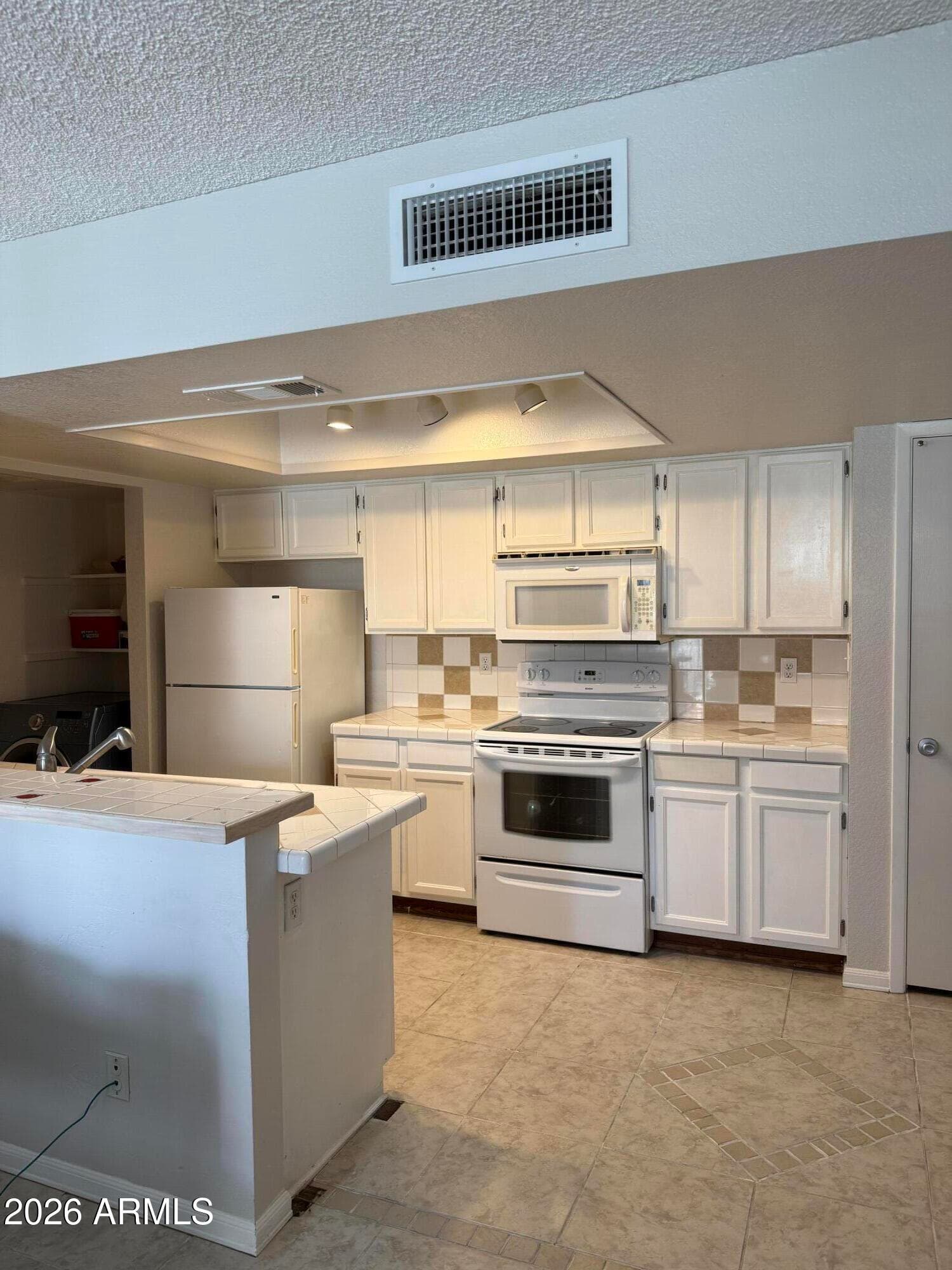 4730 W NORTHERN Avenue 2107, Glendale, AZ 85301 — photo 3 of 13