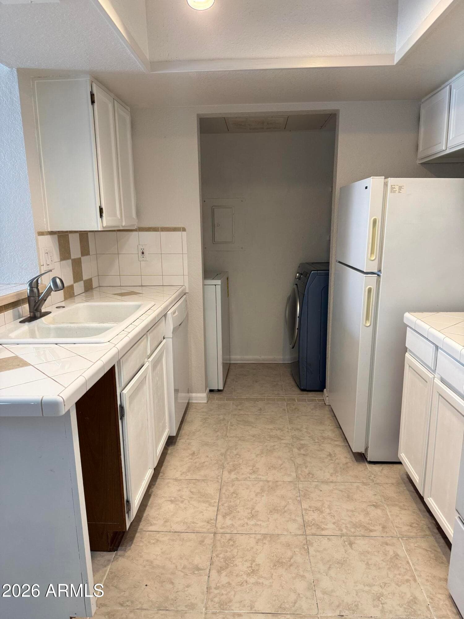 4730 W NORTHERN Avenue 2107, Glendale, AZ 85301 — photo 4 of 13