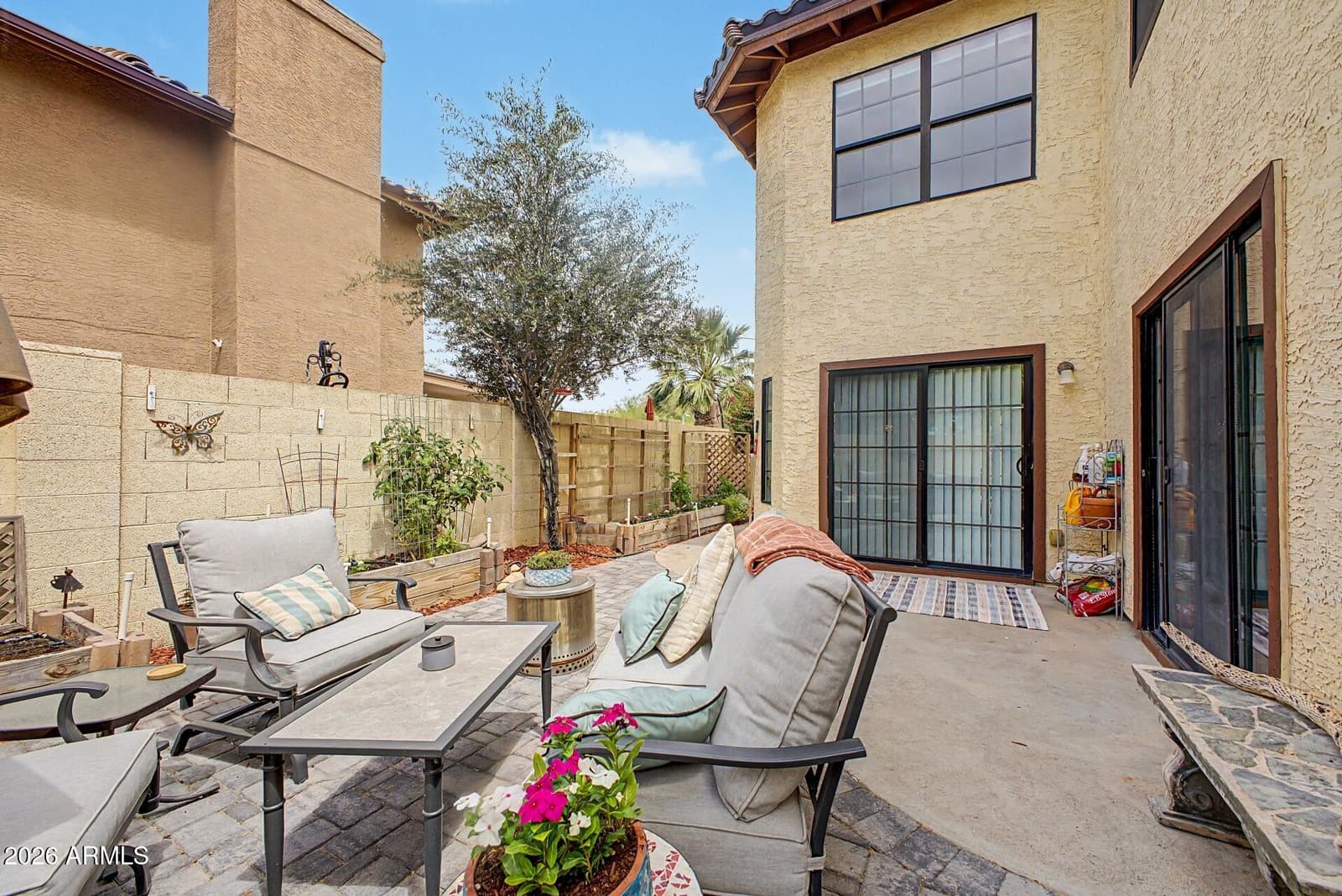 8421 S KENWOOD Lane, Tempe, AZ 85284 — photo 11 of 48