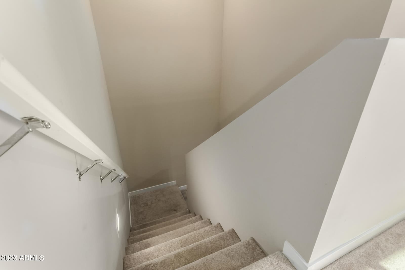 2268 W LAURIE Lane, Phoenix, AZ 85021 — photo 11 of 34