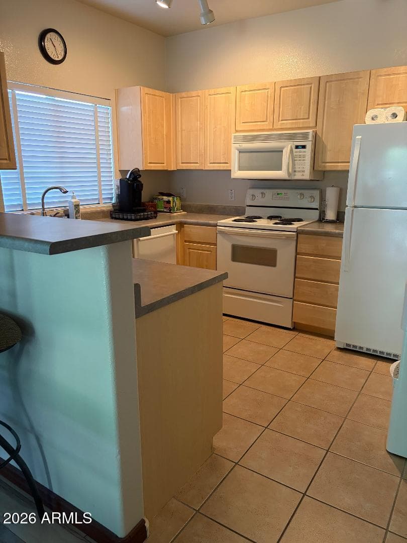 7401 W Arrowhead Clubhouse Drive 1001, Glendale, AZ 85308 — photo 10 of 32