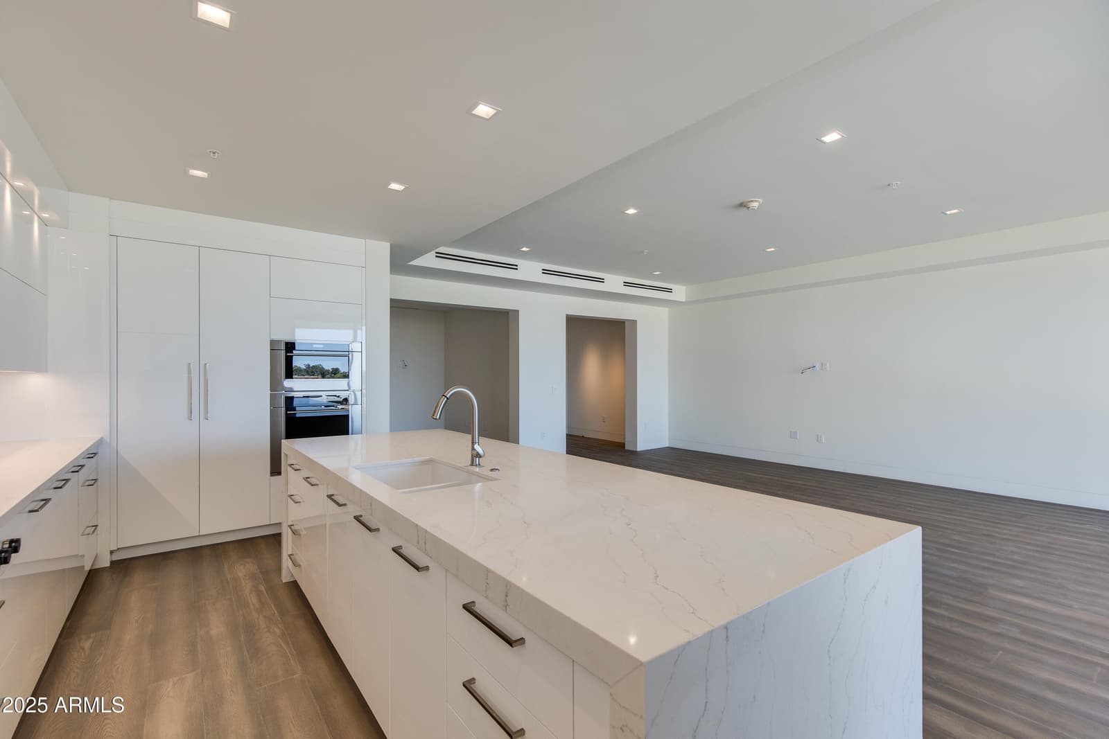 6587 N PALMERAIE Boulevard 2011, Paradise Valley, AZ 85253 — photo 11 of 35