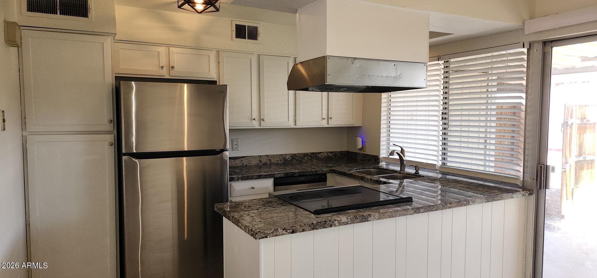 4654 W TUCKEY Lane, Glendale, AZ 85301 — photo 4 of 15