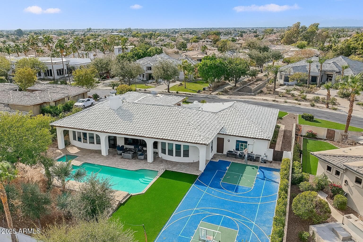 351 N Cloverfield Circle, Litchfield Park, AZ 85340 — photo 7 of 41