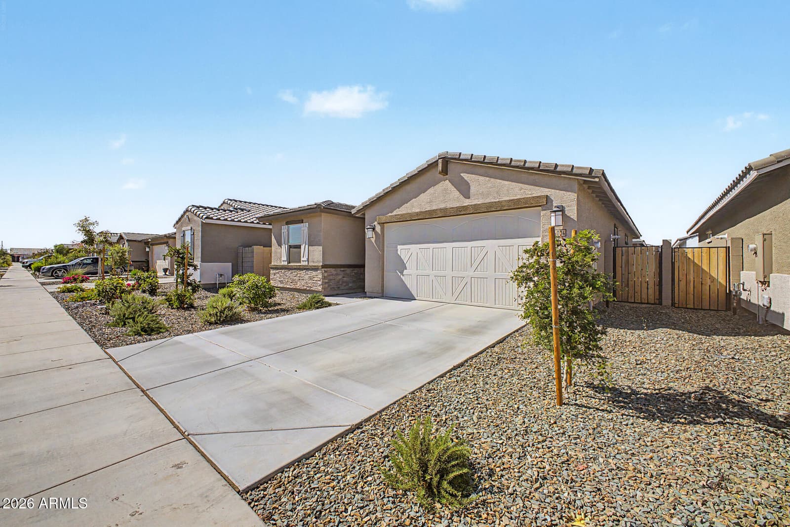 16014 W DESERT HOLLOW Drive, Surprise, AZ 85387 — photo 5 of 53