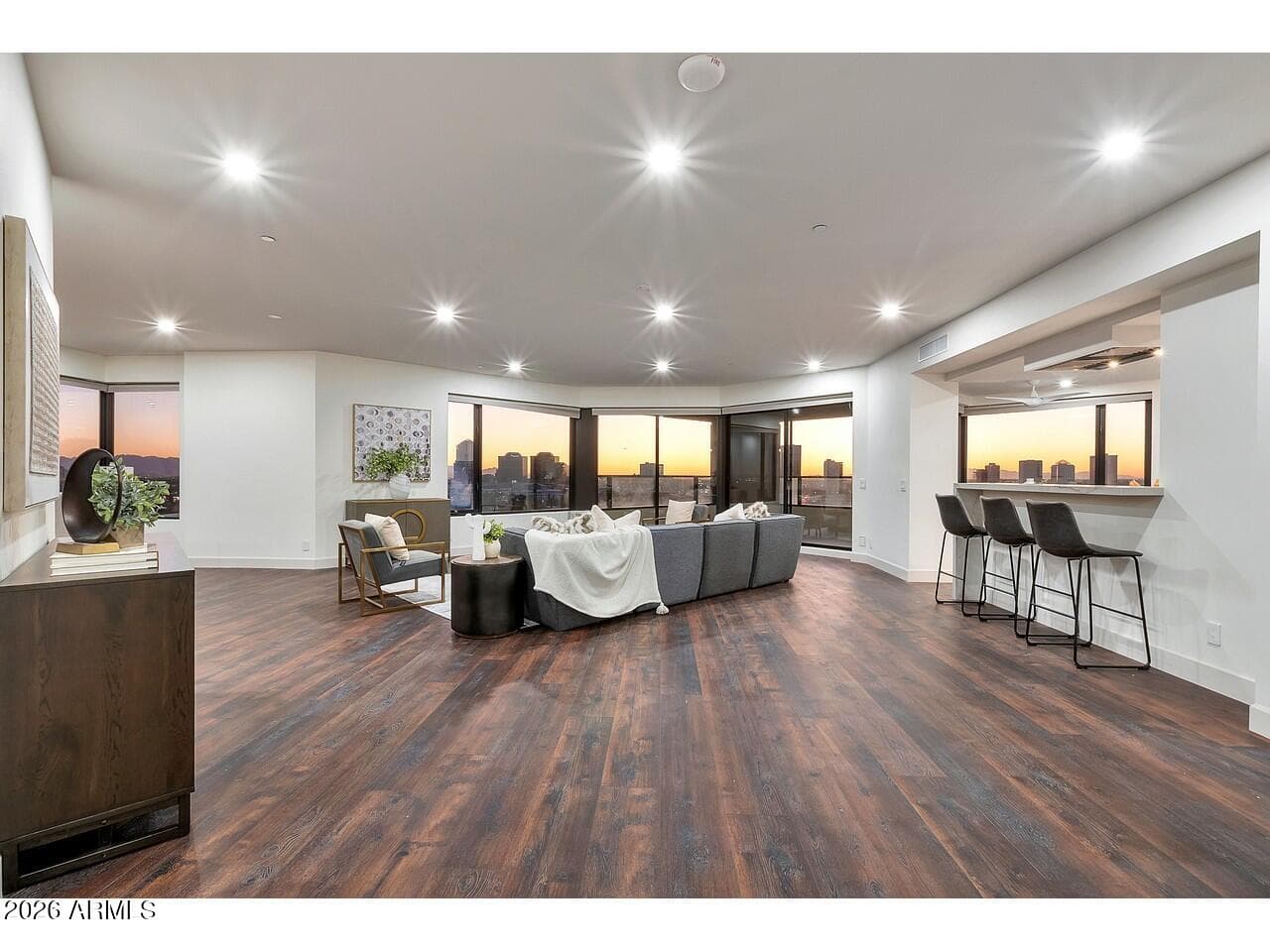 1040 E OSBORN Road 1004, Phoenix, AZ 85014 — photo 10 of 94