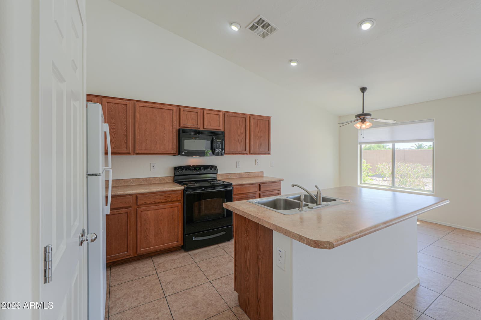1499 E ANNA Drive, Casa Grande, AZ 85122 — photo 7 of 50