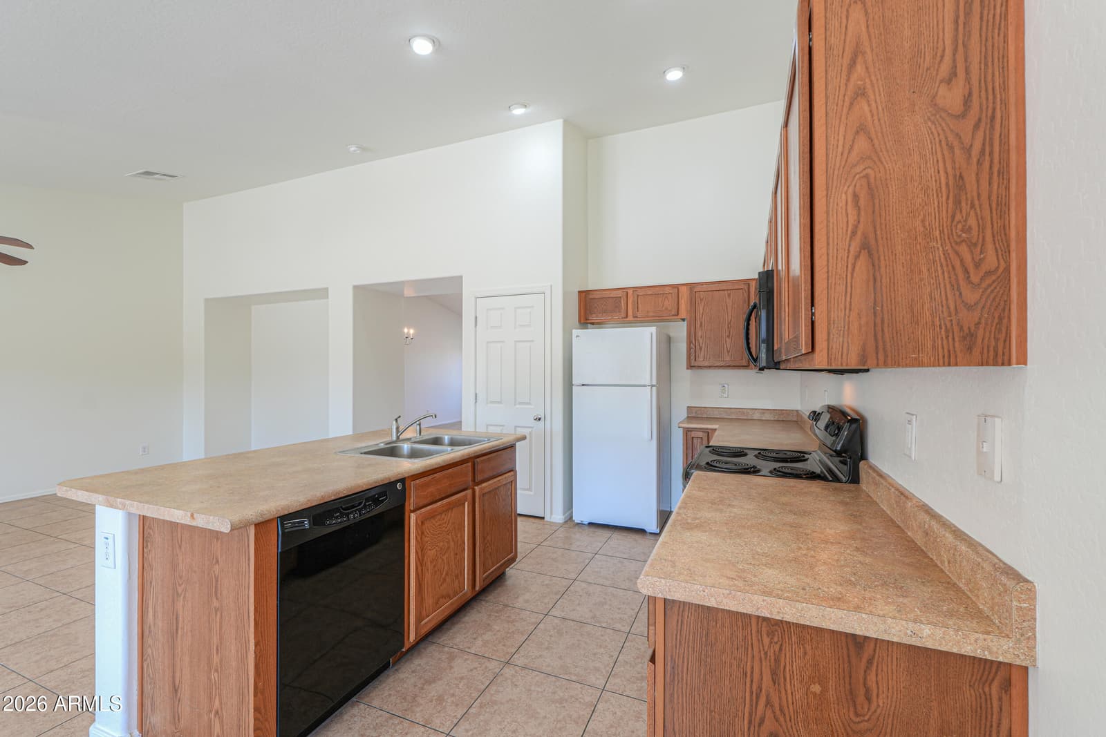 1499 E ANNA Drive, Casa Grande, AZ 85122 — photo 8 of 50