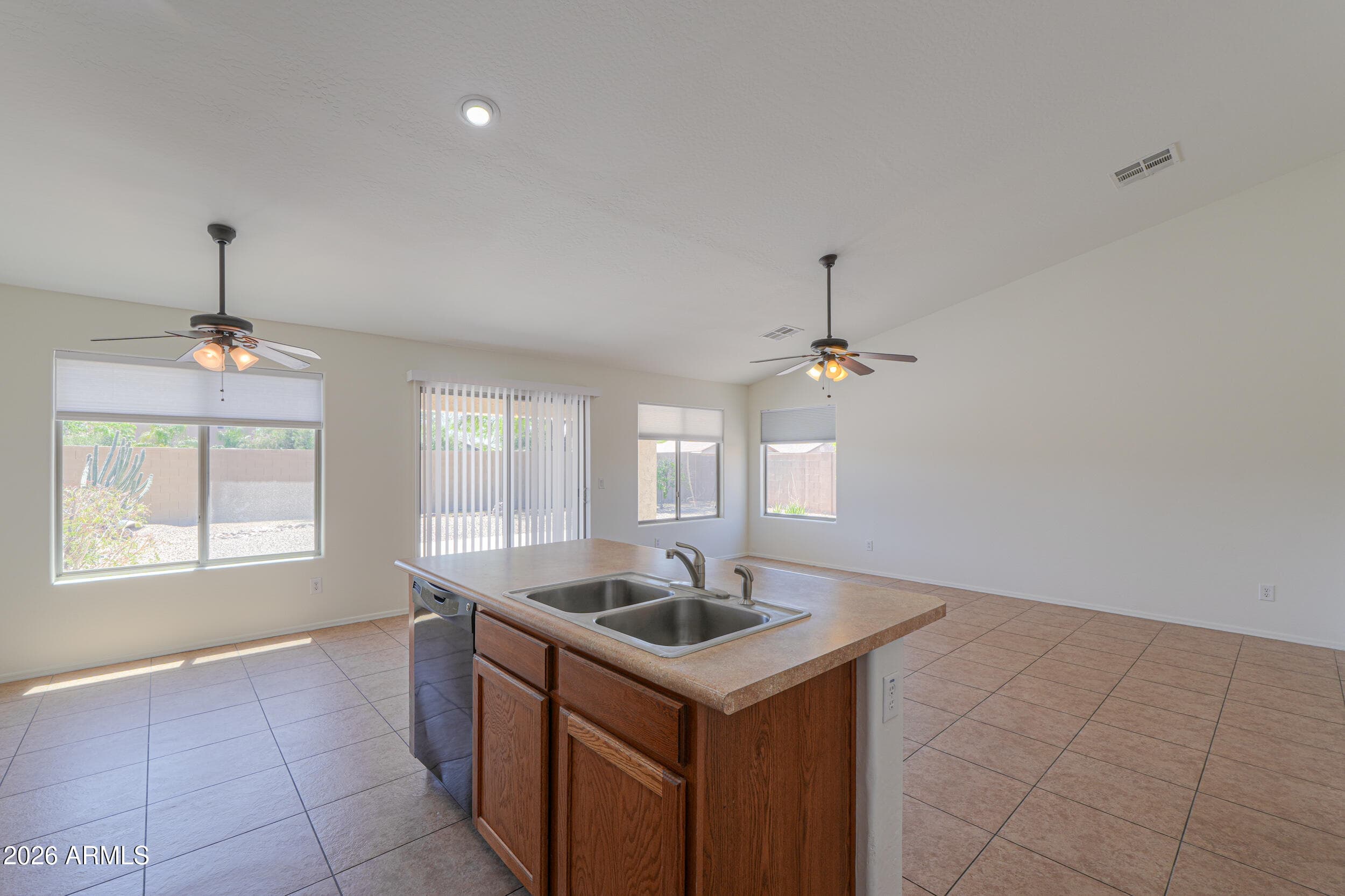 1499 E ANNA Drive, Casa Grande, AZ 85122 — photo 9 of 50