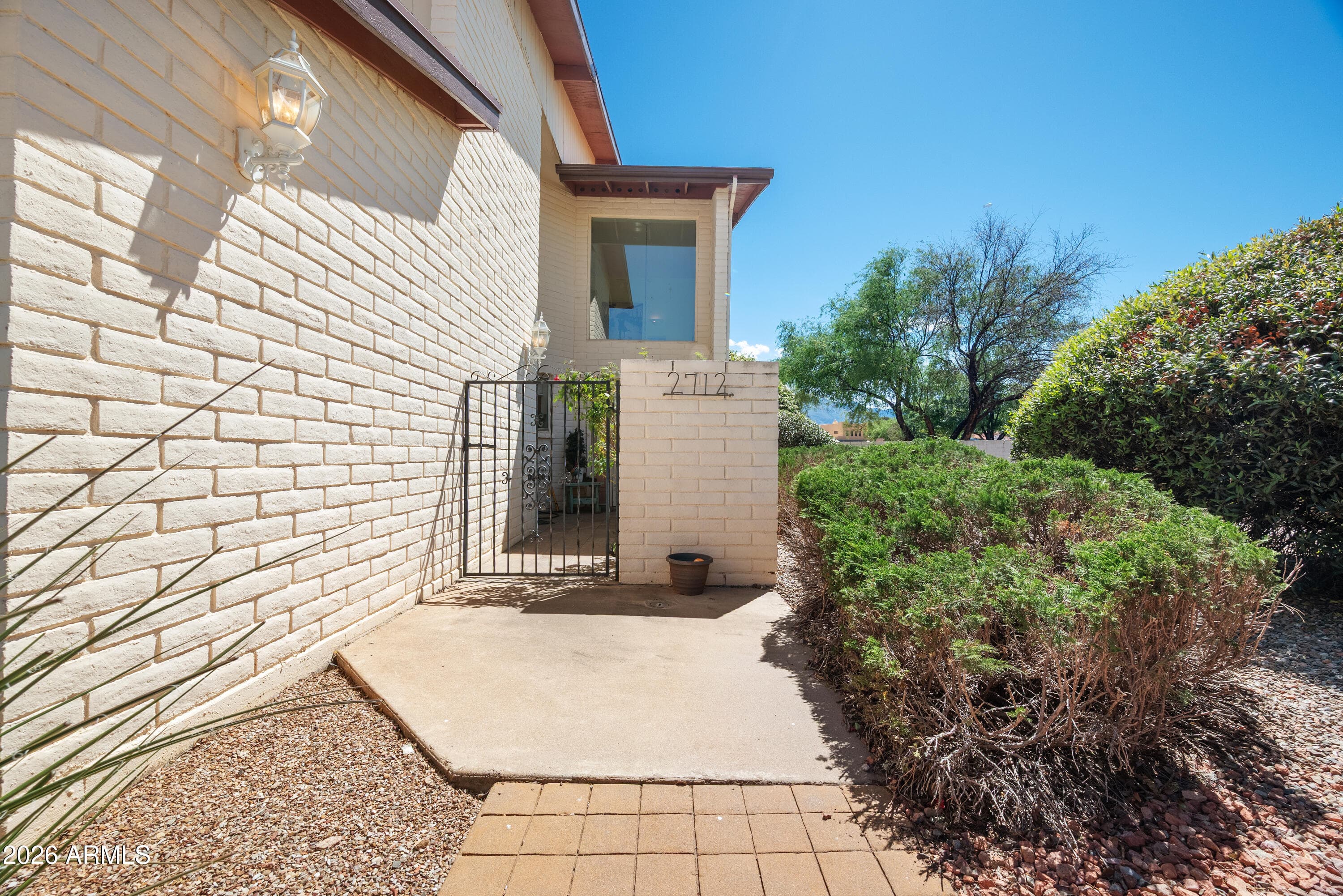 2712 LOPEZ LINK, Sierra Vista, AZ 85650 — photo 3 of 54