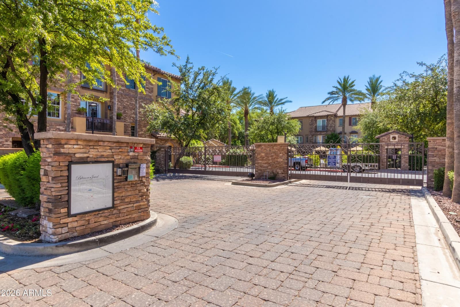 2450 E ROMA Avenue, Phoenix, AZ 85016 — photo 3 of 37