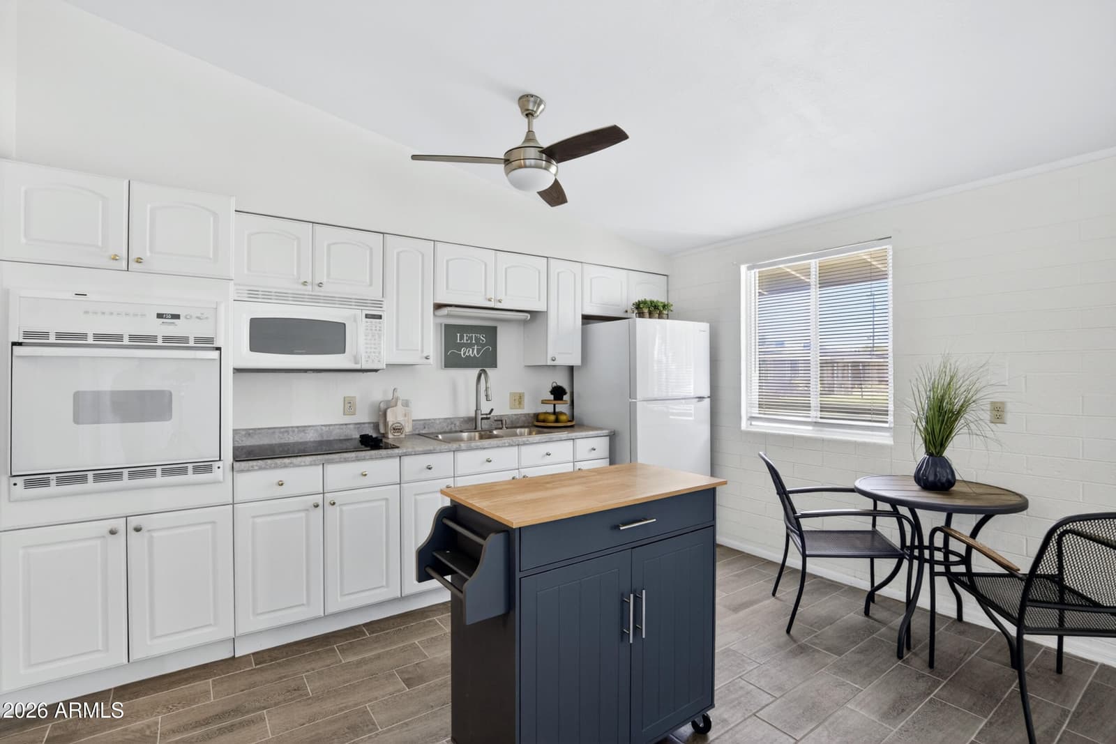 10582 W OAKMONT Drive, Sun City, AZ 85351 — photo 5 of 67