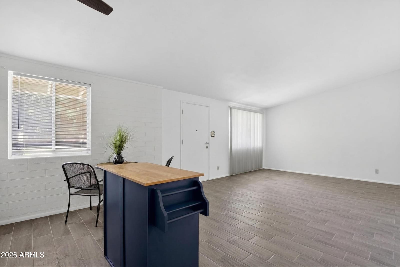 10582 W OAKMONT Drive, Sun City, AZ 85351 — photo 12 of 67