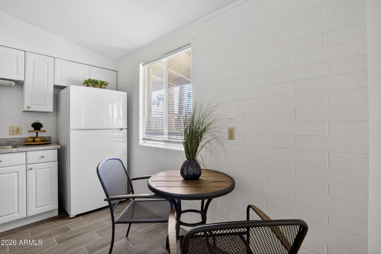 10582 W OAKMONT Drive, Sun City, AZ 85351 — photo 10 of 67