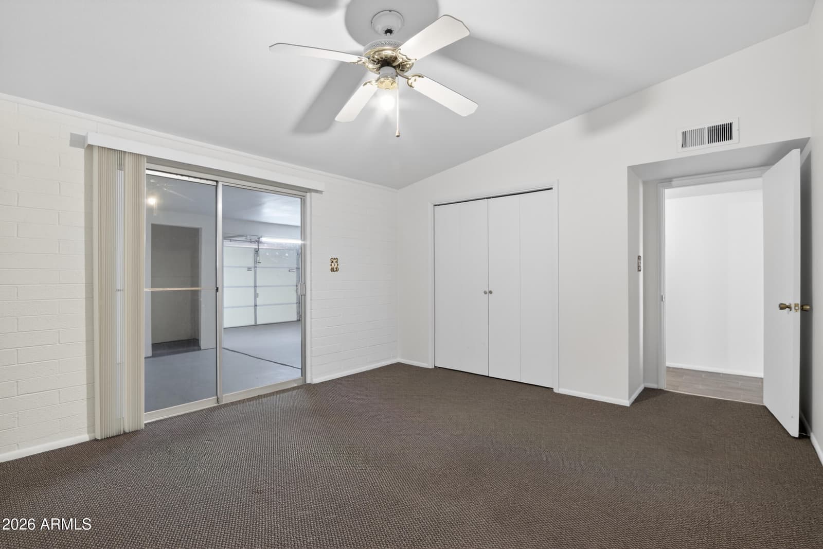 10582 W OAKMONT Drive, Sun City, AZ 85351 — photo 17 of 67