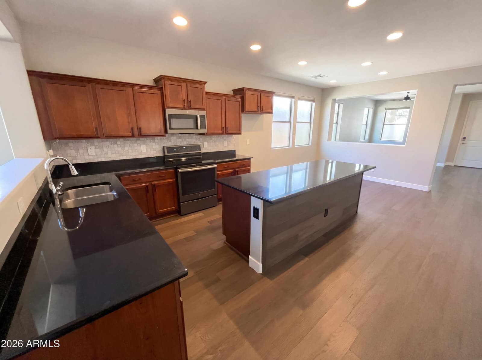 4648 S TWINLEAF Drive, Gilbert, AZ 85297 — photo 10 of 21