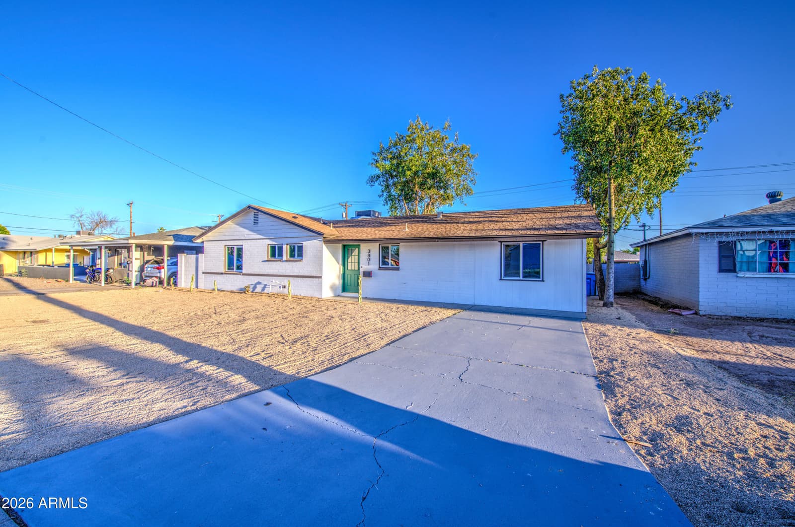 3801 W MONTEBELLO Avenue, Phoenix, AZ 85019 — photo 4 of 42