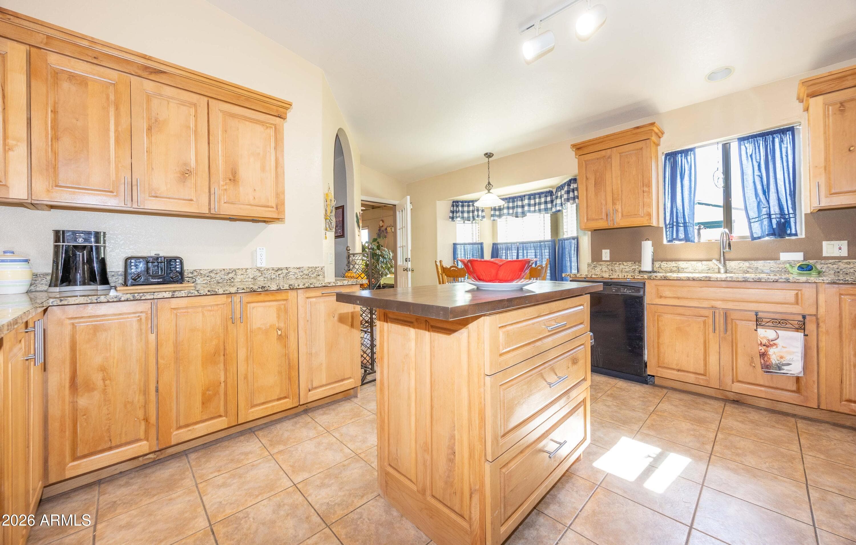 3741 BARAHONA Drive, Sierra Vista, AZ 85650 — photo 17 of 38