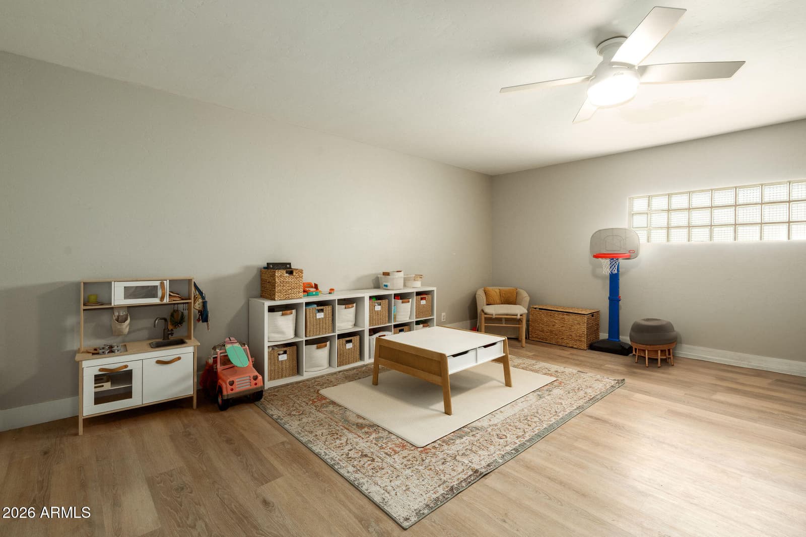 547 W ORANGEWOOD Avenue, Phoenix, AZ 85021 — photo 10 of 20