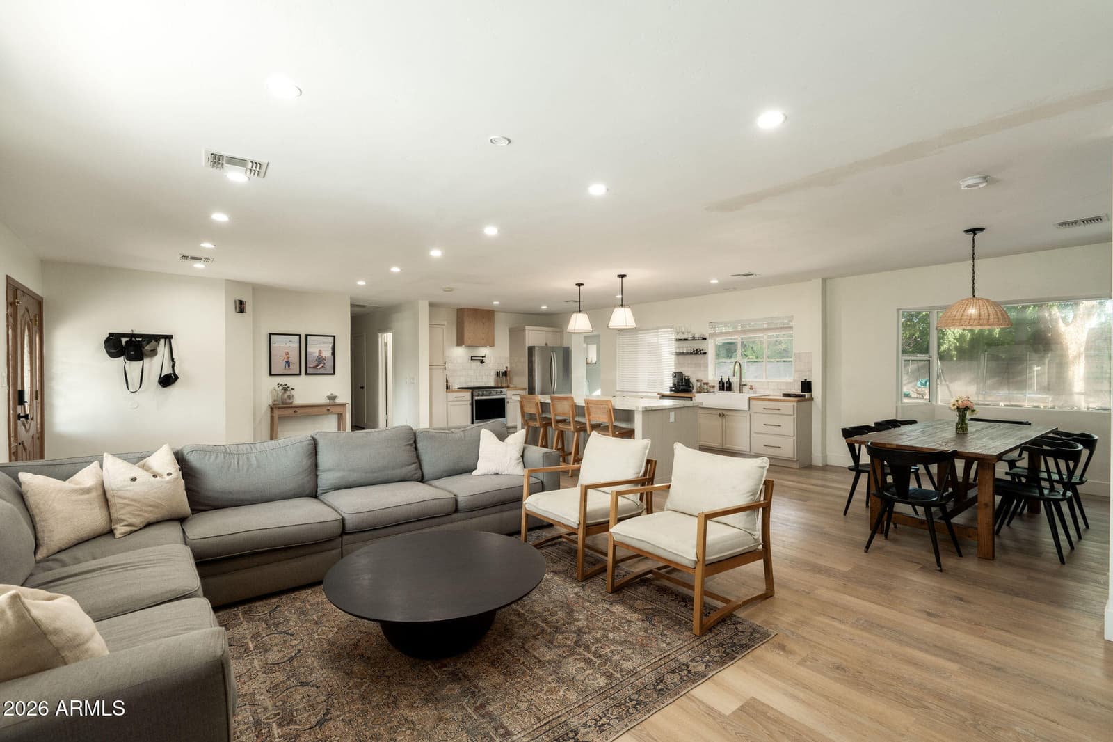 547 W ORANGEWOOD Avenue, Phoenix, AZ 85021 — photo 8 of 20