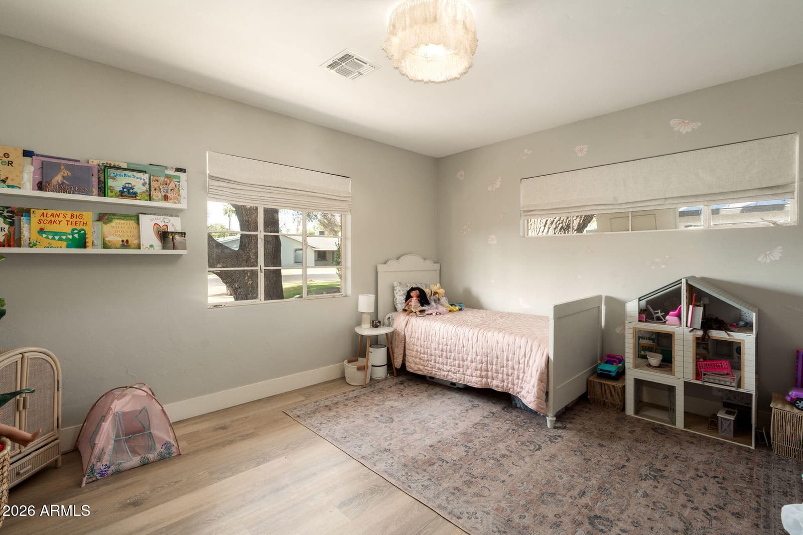 547 W ORANGEWOOD Avenue, Phoenix, AZ 85021 — photo 15 of 20