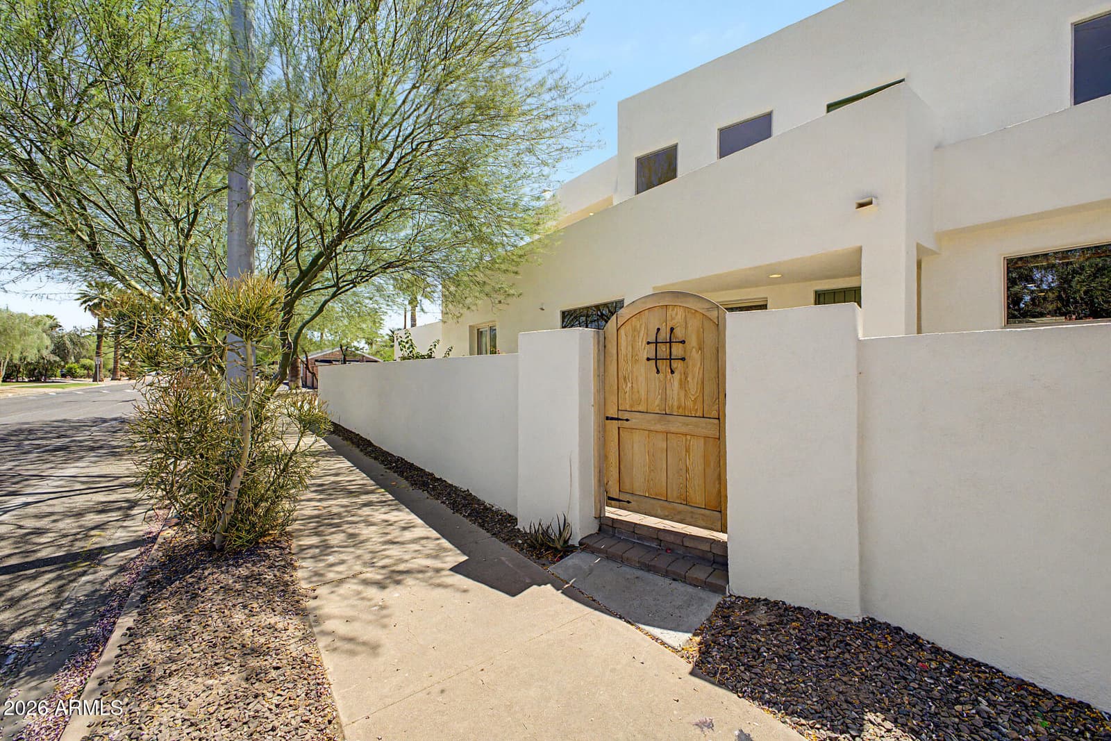 2257 N 16TH Avenue, Phoenix, AZ 85007 — photo 3 of 61