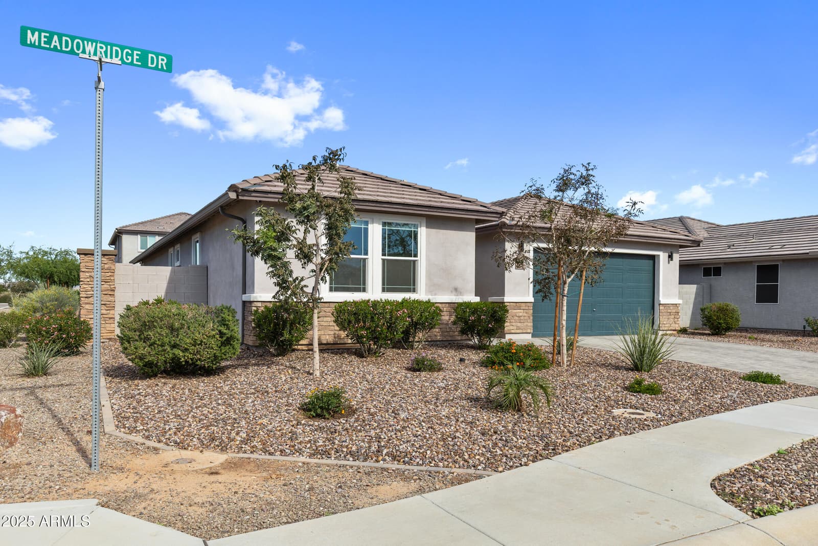 1170 E MEADOWRIDGE Drive, Casa Grande, AZ 85122 — photo 2 of 36
