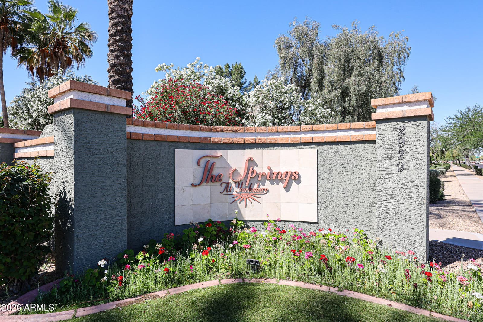 2929 W YORKSHIRE Drive 1128, Phoenix, AZ 85027 — photo 1 of 24