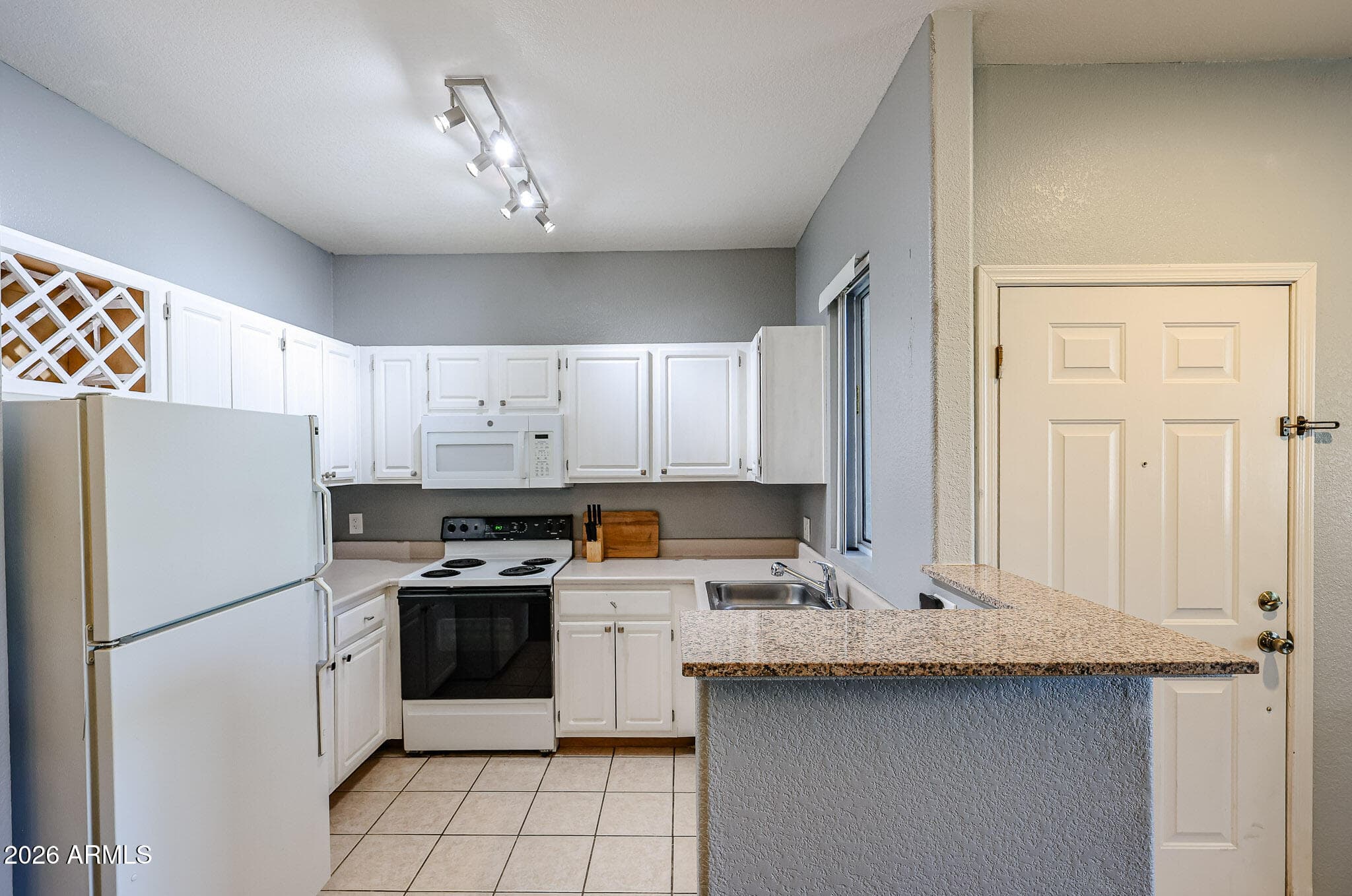 2929 W YORKSHIRE Drive 1128, Phoenix, AZ 85027 — photo 9 of 24