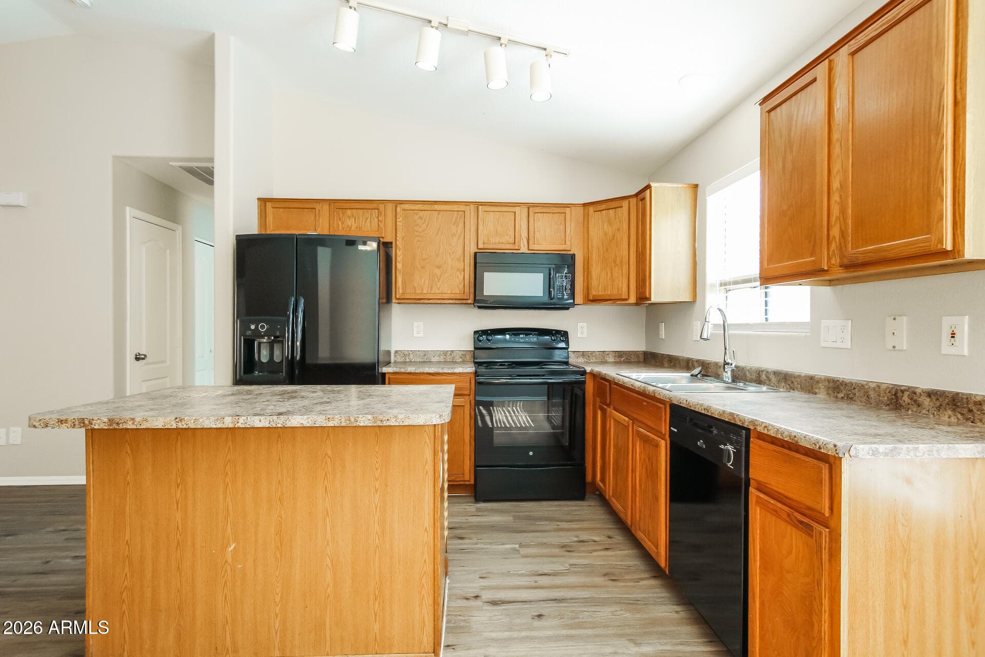 11017 W WILSHIRE Drive, Avondale, AZ 85392 — photo 4 of 24