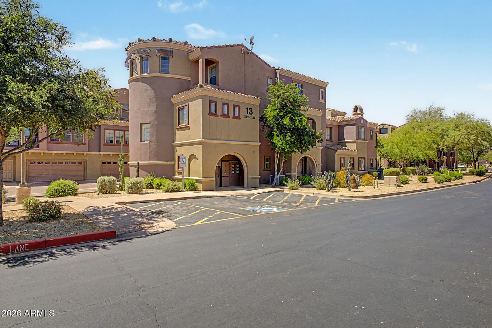 3935 E ROUGH RIDER Road 1173, Phoenix, AZ 85050 — photo 5 of 39