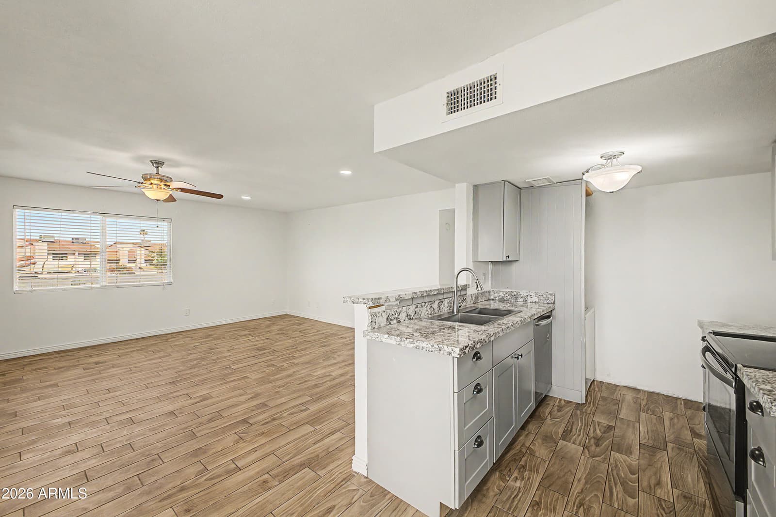 2132 W Glenrosa Avenue 81D, Phoenix, AZ 85015 — photo 10 of 32