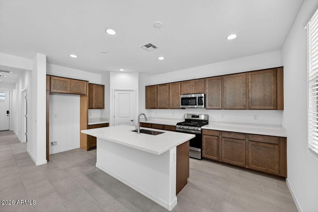 25219 N 165TH Lane, Surprise, AZ 85387 — photo 7 of 36