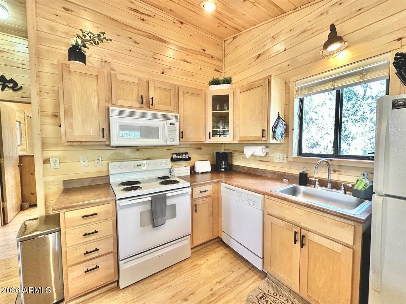 2742 FOX Trail, Overgaard, AZ 85933 — photo 14 of 19